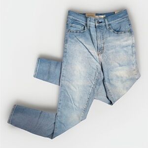 Levi’s 720 High-Rise Super Skinny Jeans – 27/28 – NWT